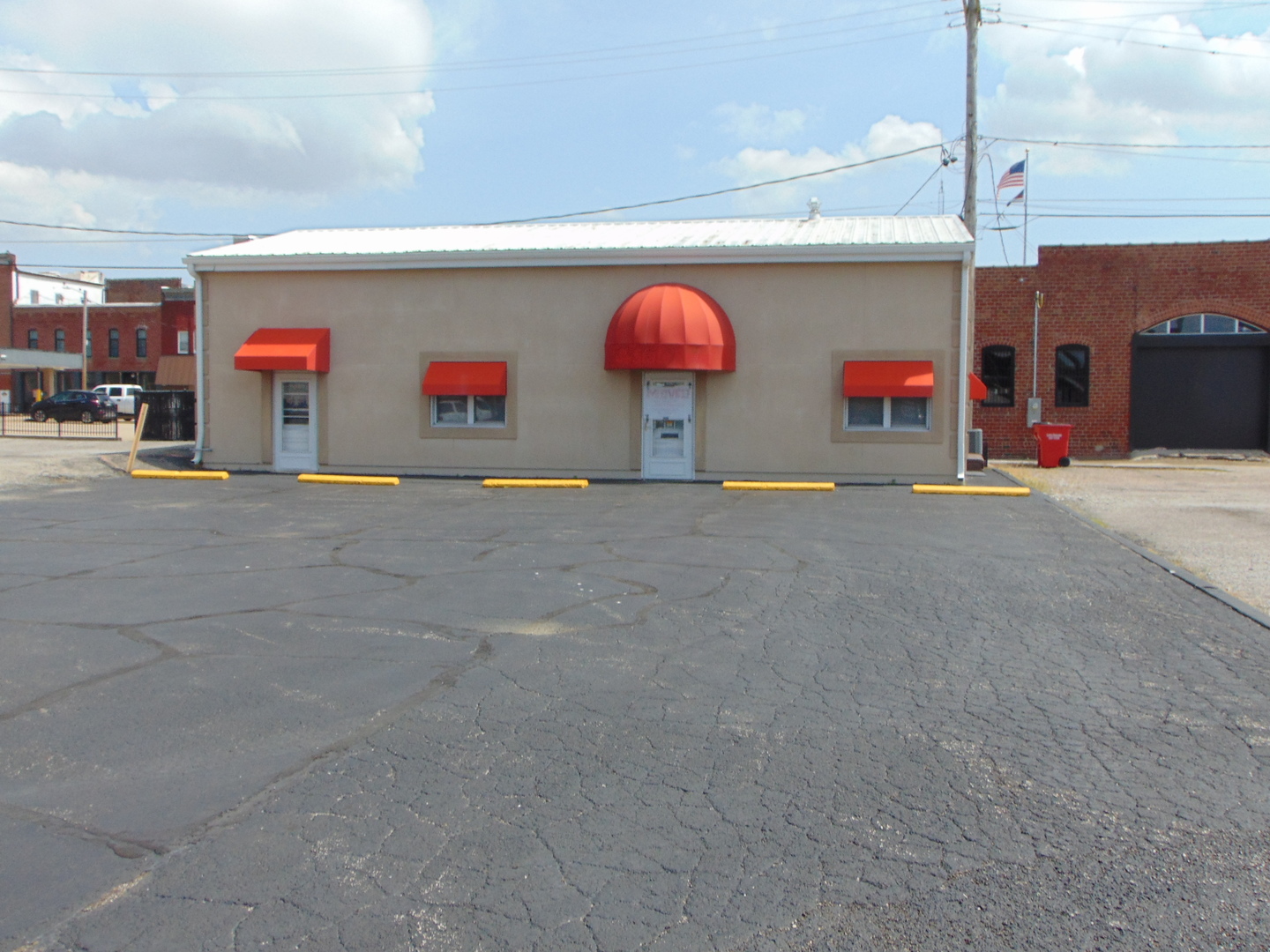 22 S Oak Street, Duquoin, IL