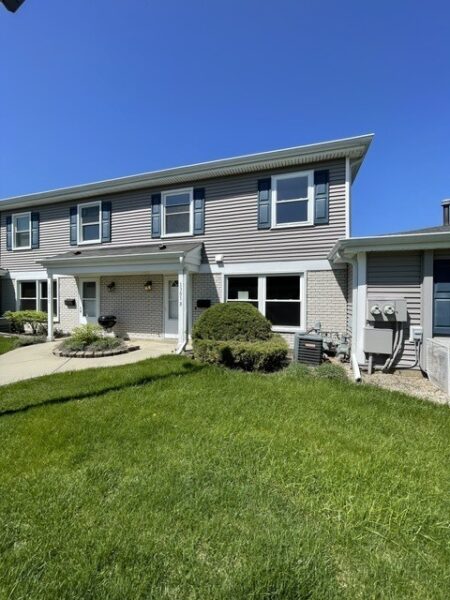 1301 Kingsbury Drive #B, Hanover Park, IL