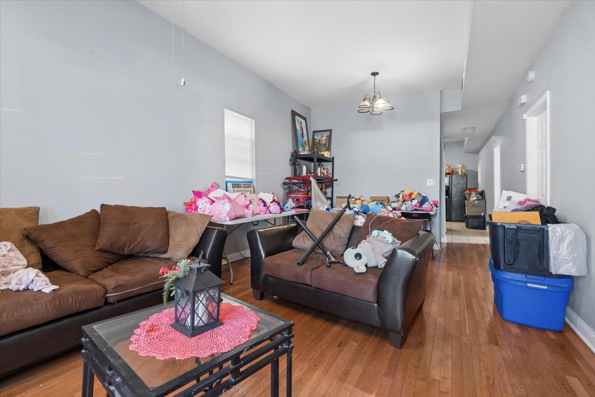 6029 S Loomis Boulevard, Chicago, IL