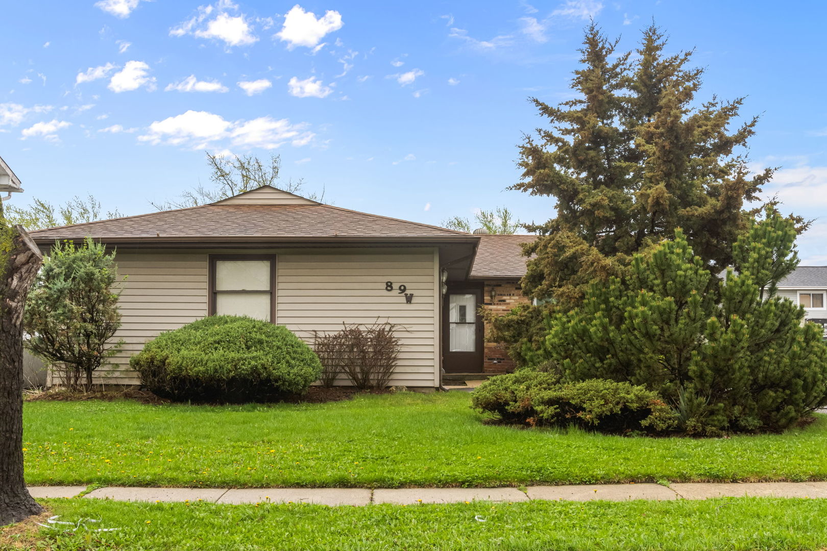 89 W SCHUBERT Avenue, Glendale Heights, IL
