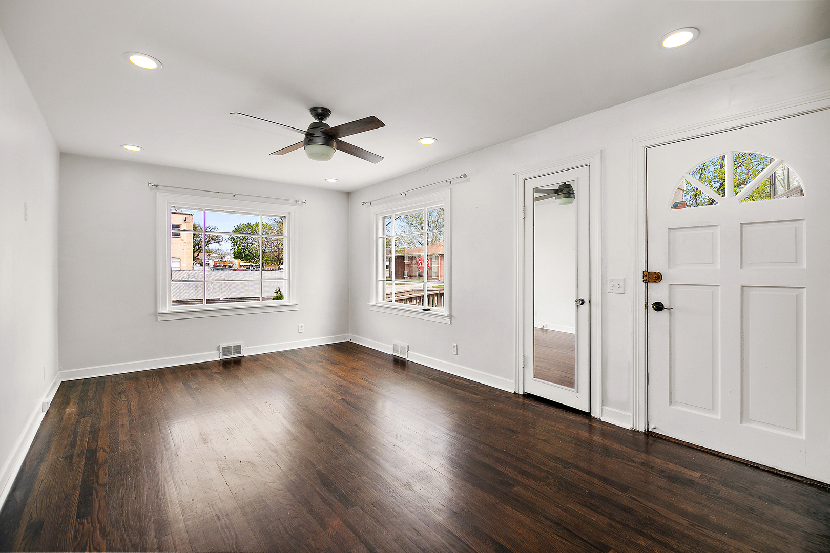 211 S Michigan Avenue, Bradley, IL