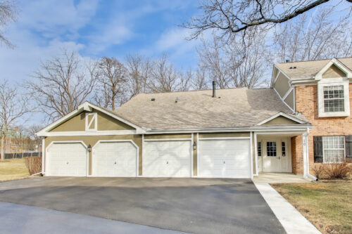 10 Waterbury Lane #M2, Schaumburg, IL