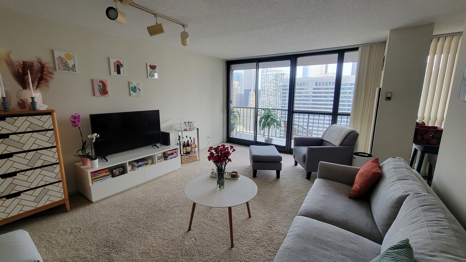 10 E Ontario Street #3804, Chicago, IL