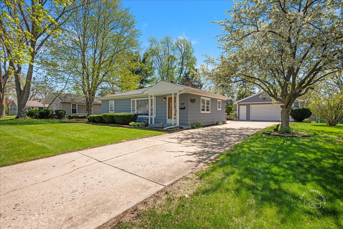 1359 Carol Place, Montgomery, IL