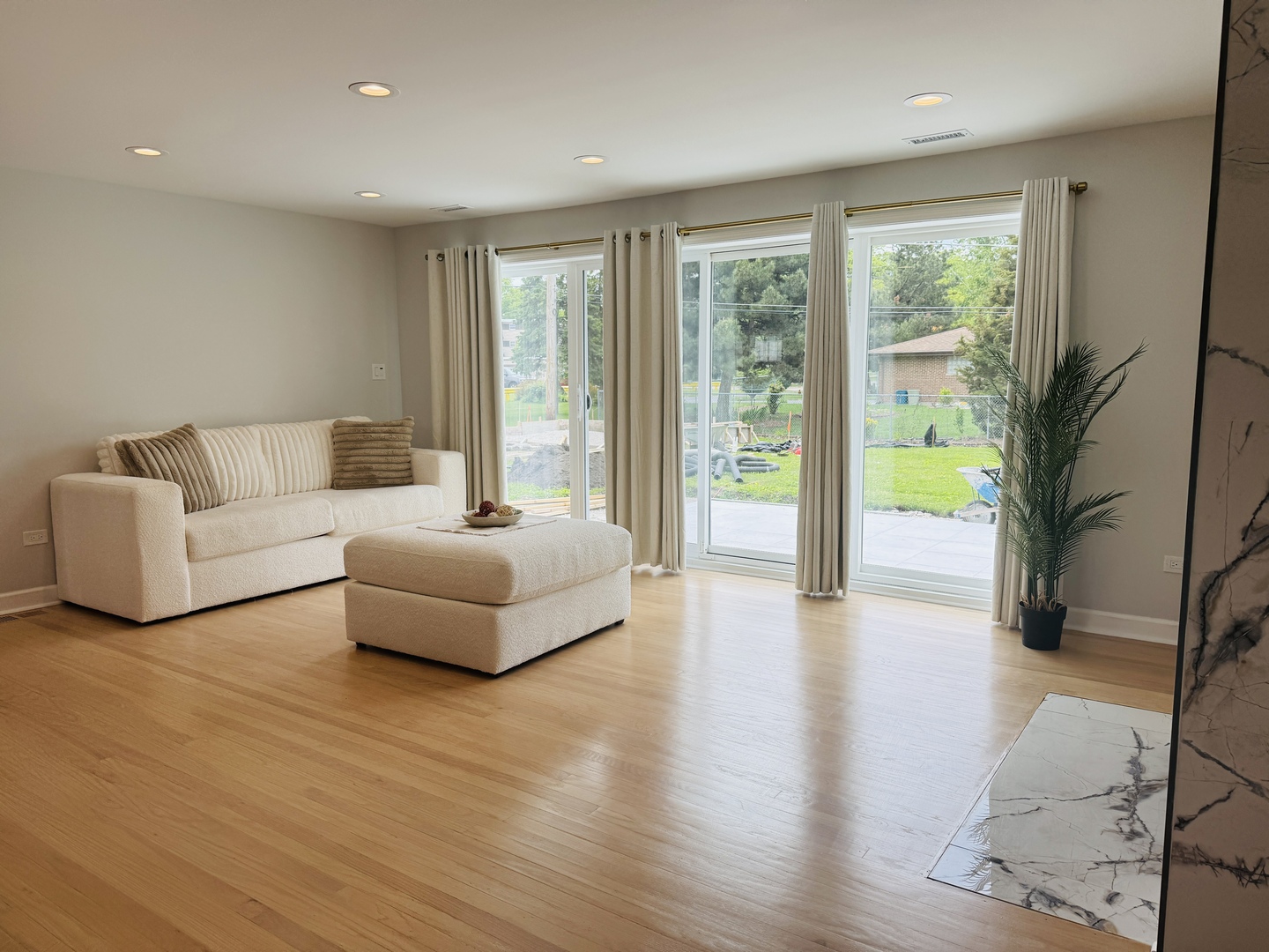 860 S 10th Avenue, La Grange, IL