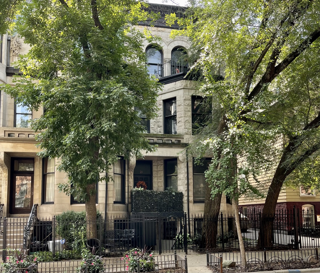 21 E DIVISION Street #1S, Chicago, IL