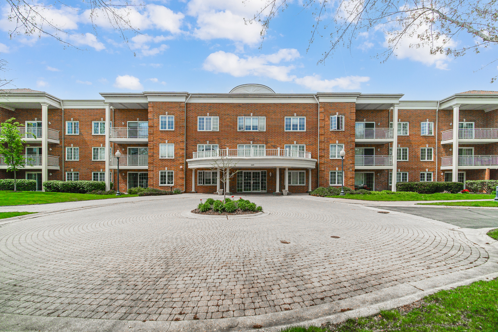 124 Day Street #206, Bloomingdale, IL