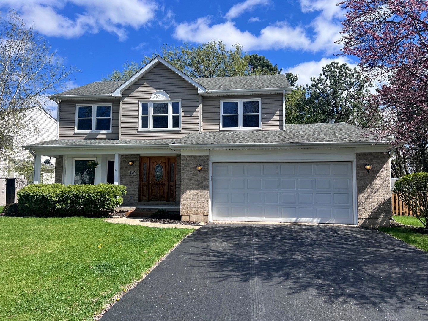 340 Greenview Drive, Crystal Lake, IL