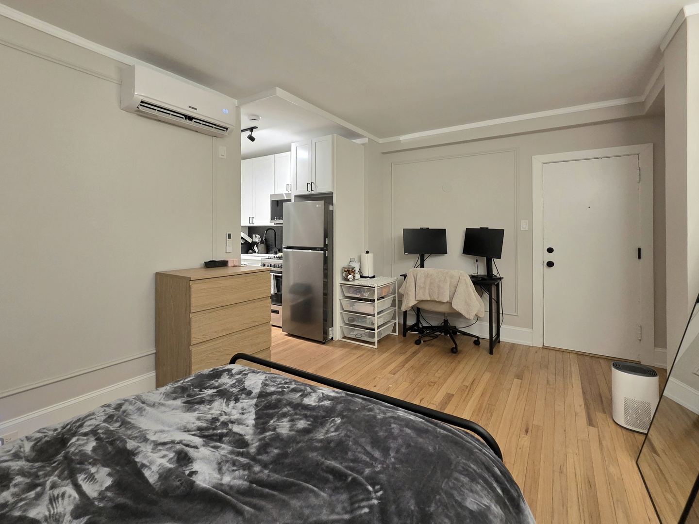 2740 N Hampden Court #1E, Chicago, IL