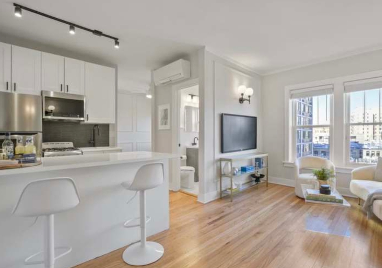 2740 N Hampden Court #1O, Chicago, IL