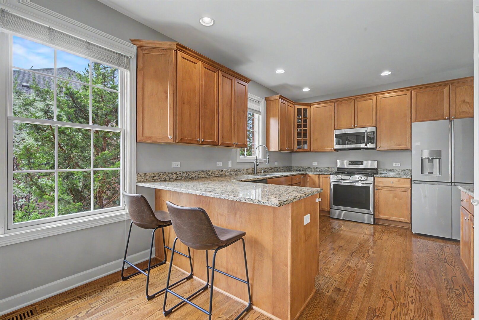 735 Woodglen Lane, Lemont, IL