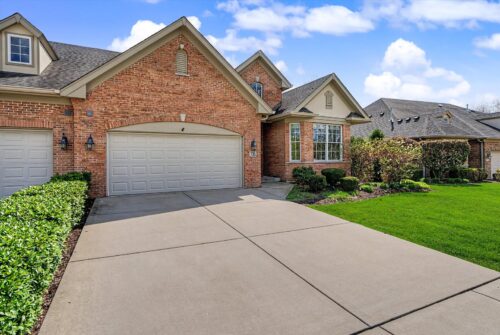 735 Woodglen Lane, Lemont, IL
