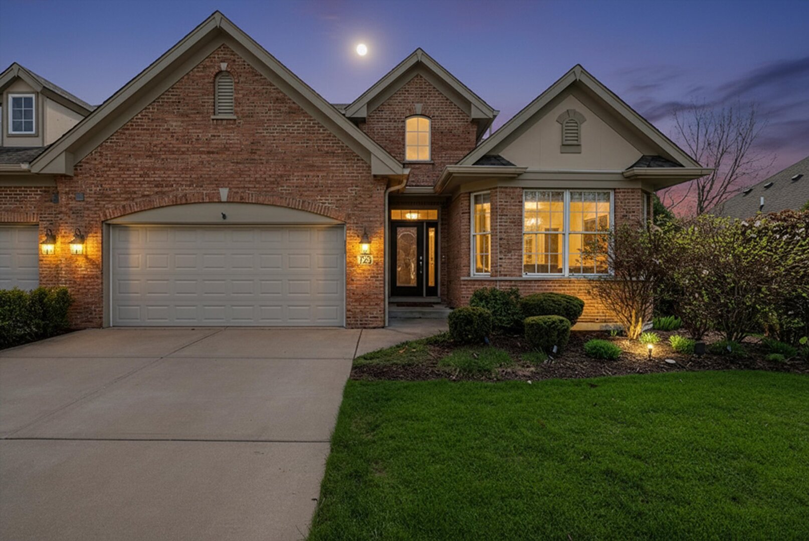 735 Woodglen Lane, Lemont, IL