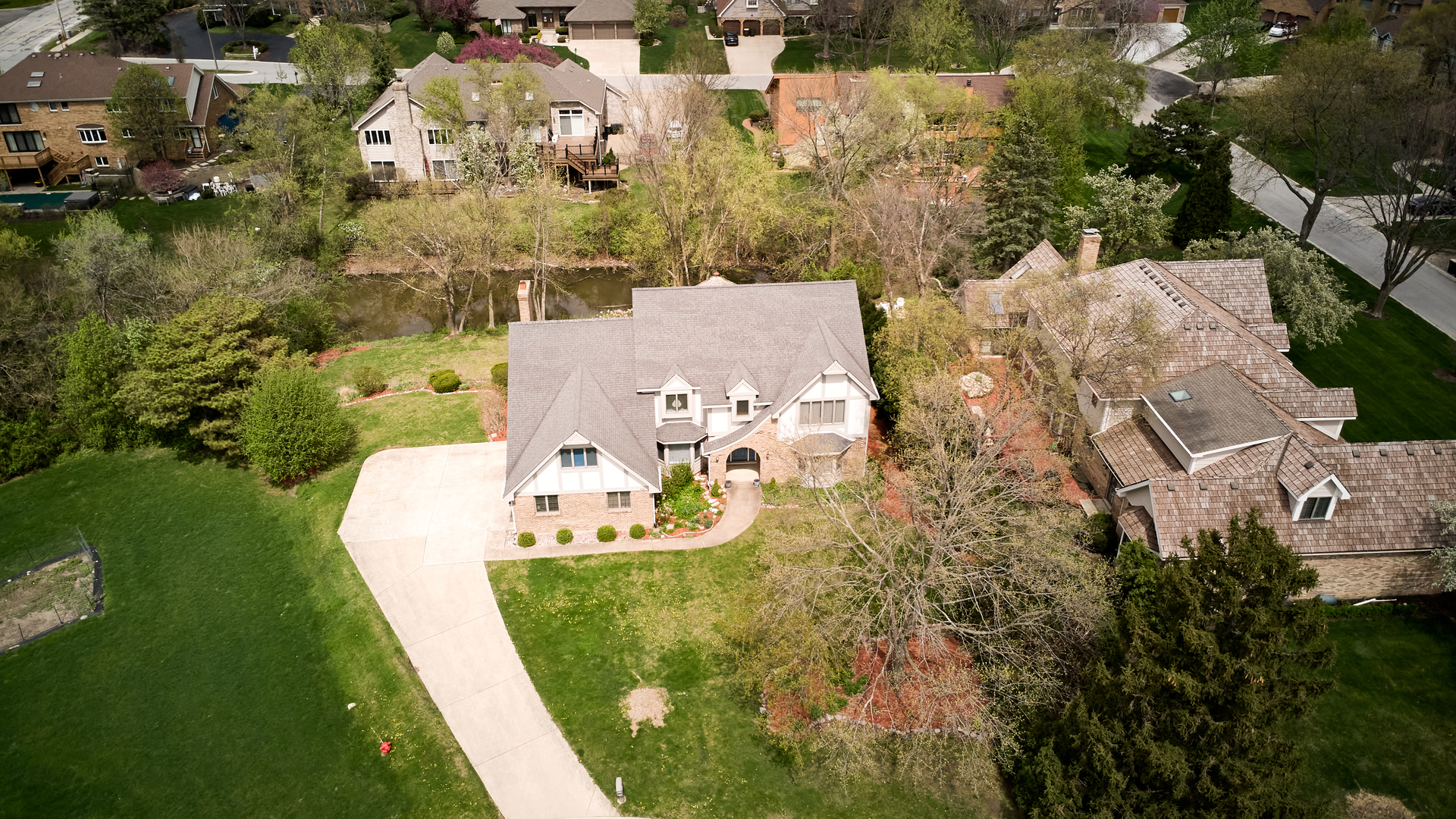 766 Camelot Drive, Burr Ridge, IL