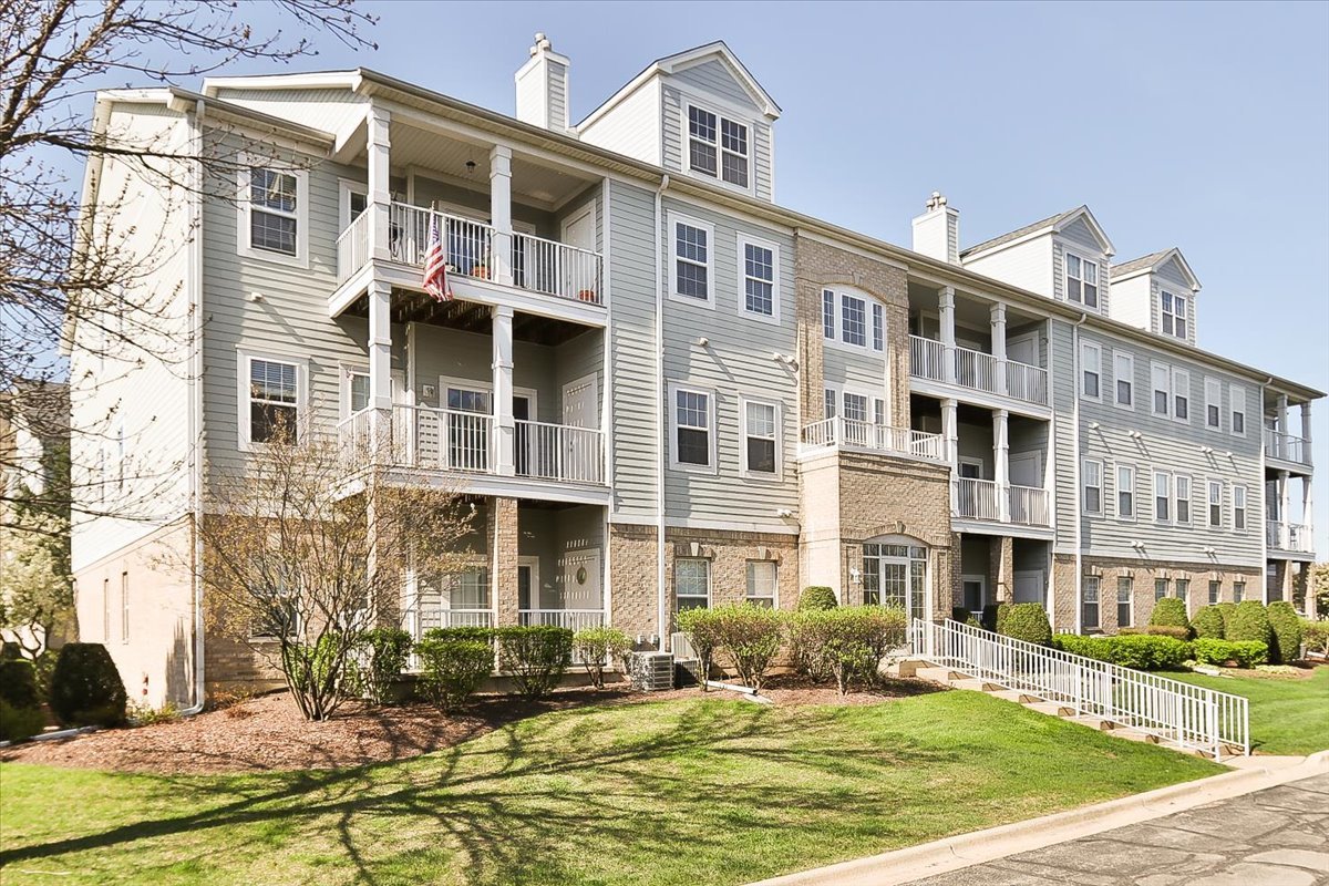 1299 W Lake Street #306, Addison, IL