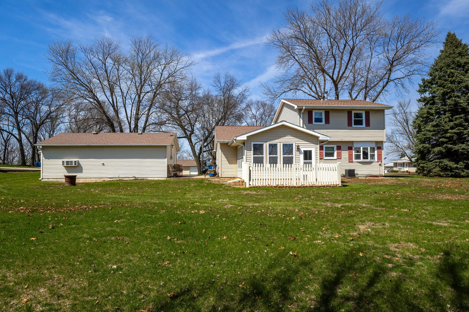 1101 S Bluff Street, Albany, IL