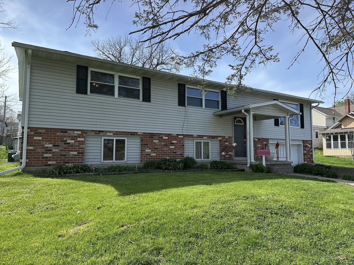208 N College Street, Mt. Carroll, IL