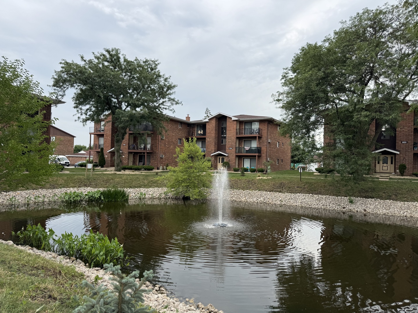 15744 S Lake Drive #3BR, Oak Forest, IL