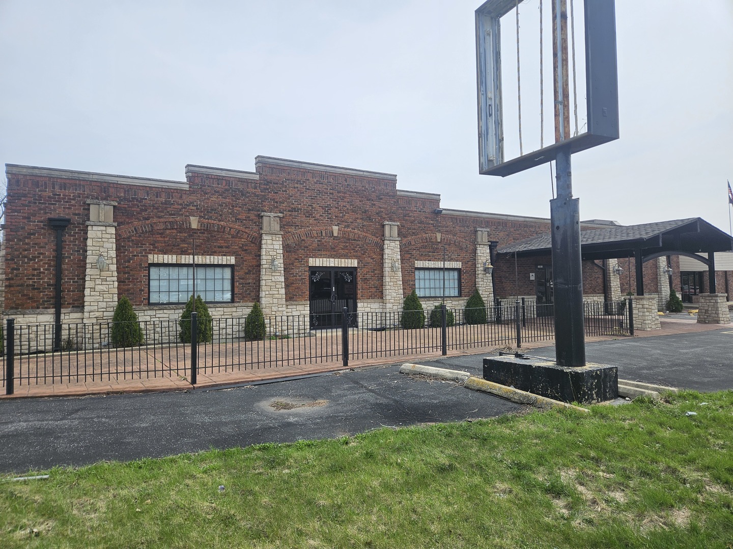 11011 Southwest Highway, Palos Hills, IL