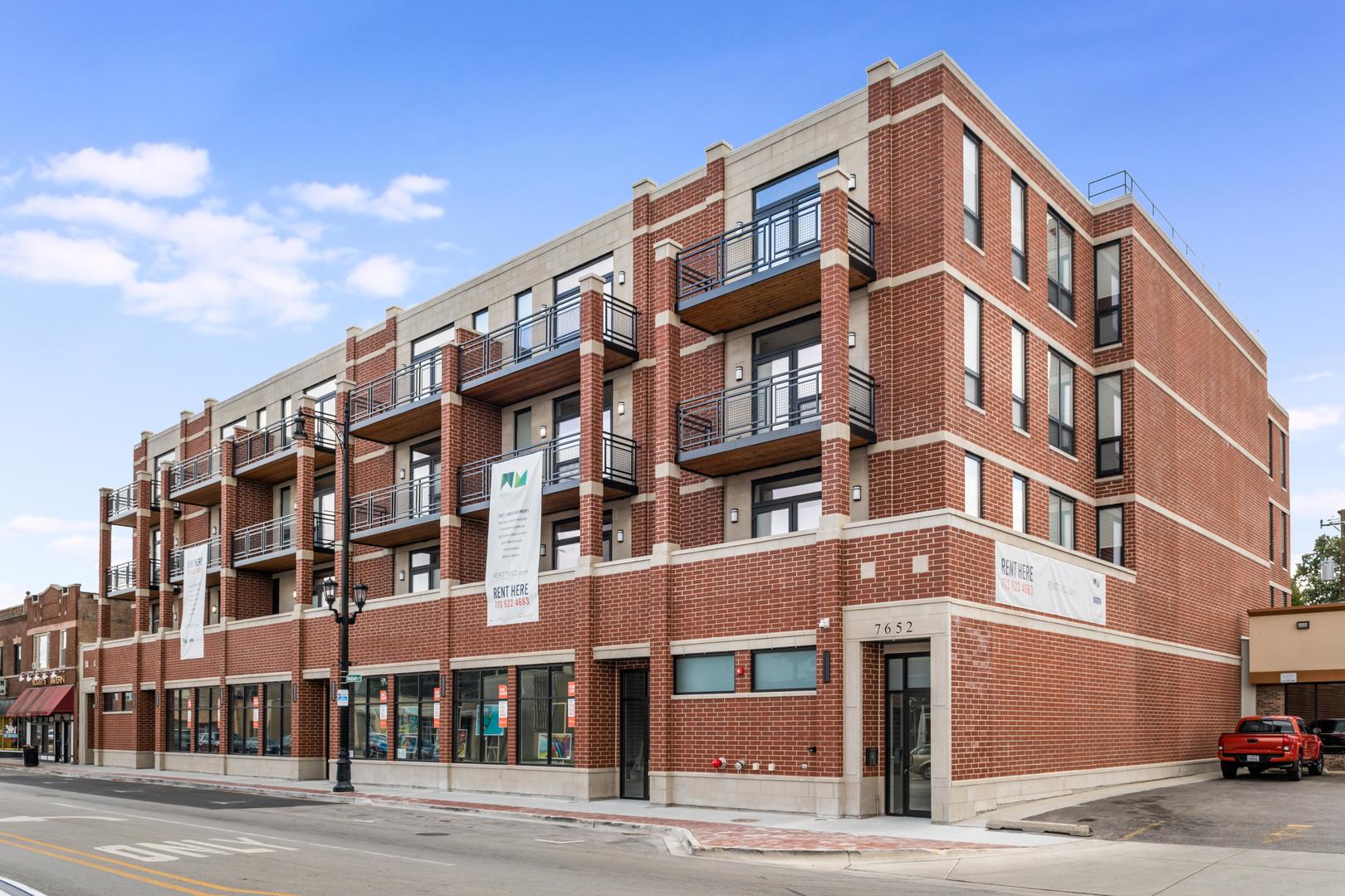 7652 Madison Street #401, Forest Park, IL