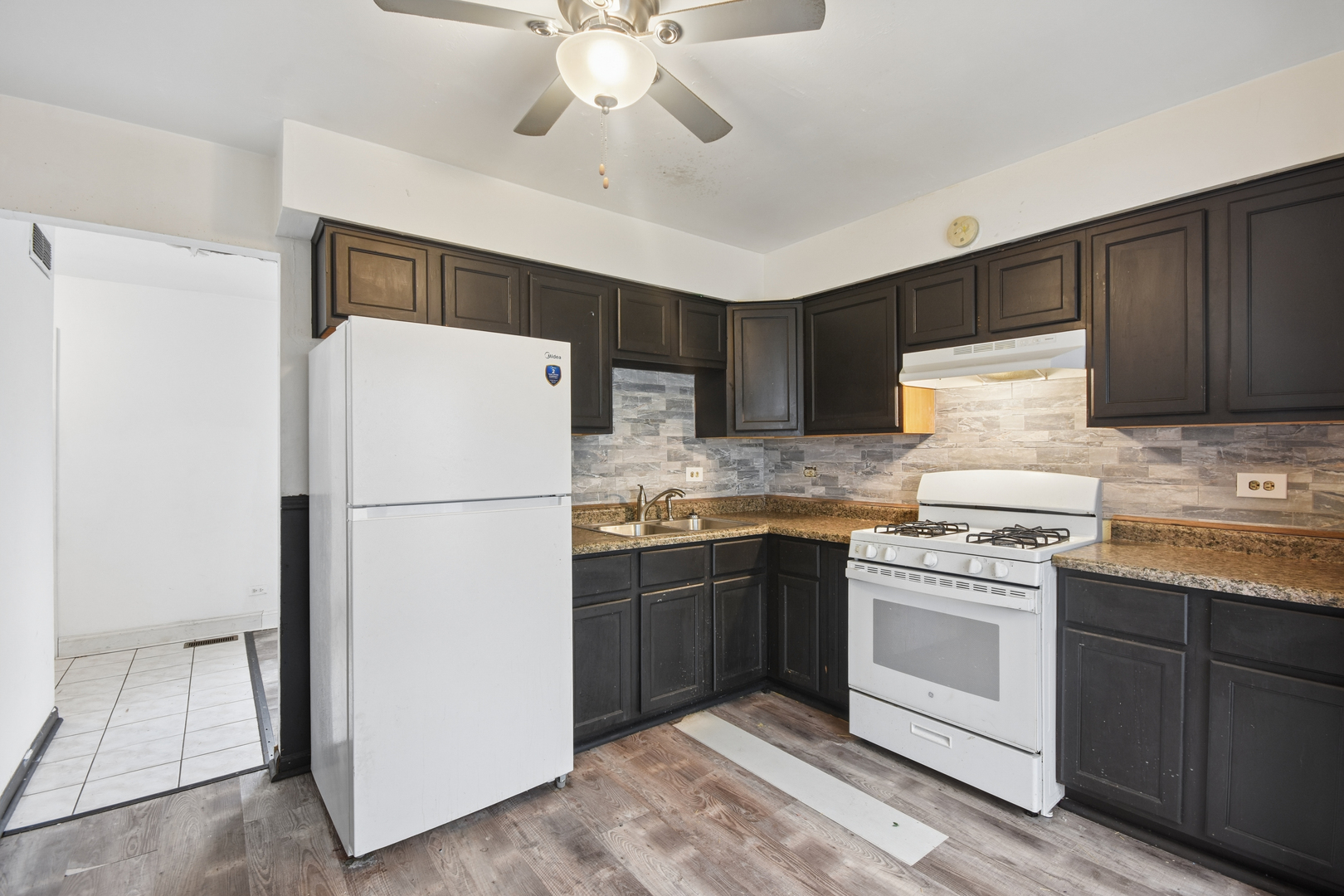 173 Williamsburg Road, Country Club Hills, IL