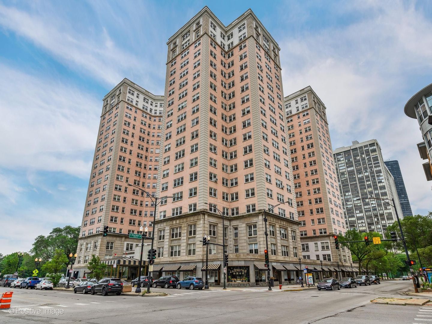 5555 N SHERIDAN Road #807, Chicago, IL