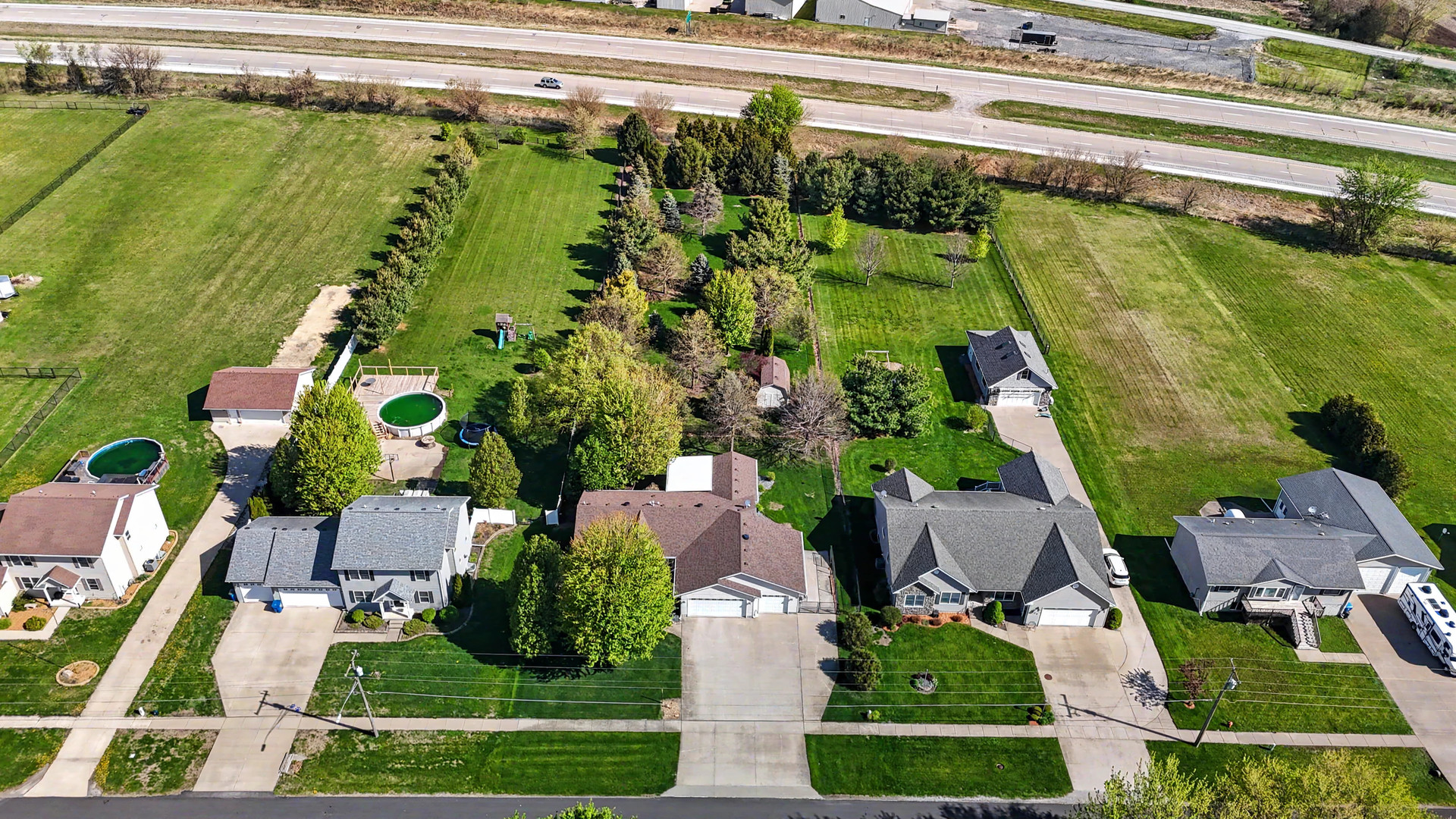304 E Lauretta Street, Blue Grass, IA