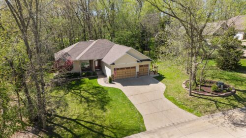 30 Hollows Court, Le Claire, IA