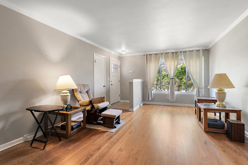 3 S School Street, Mount Prospect, IL