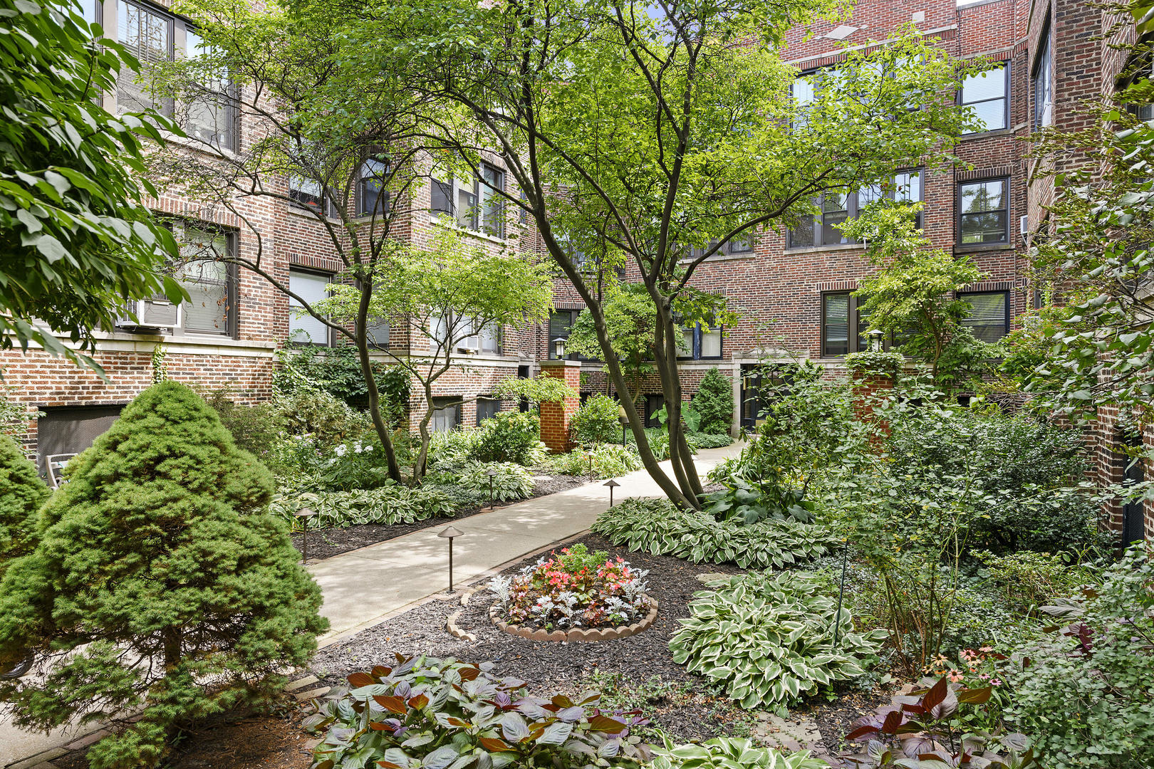 755 W Brompton Avenue #3N, Chicago, IL