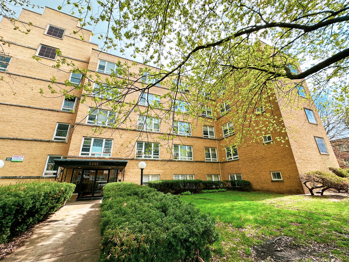 5335 N California Avenue #101, Chicago, IL