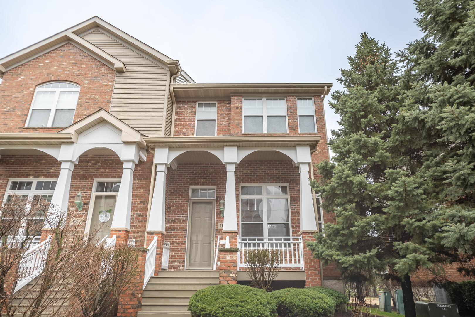 1156 Longwood Drive, Lisle, IL