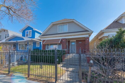 3743 N Kimball Avenue, Chicago, IL