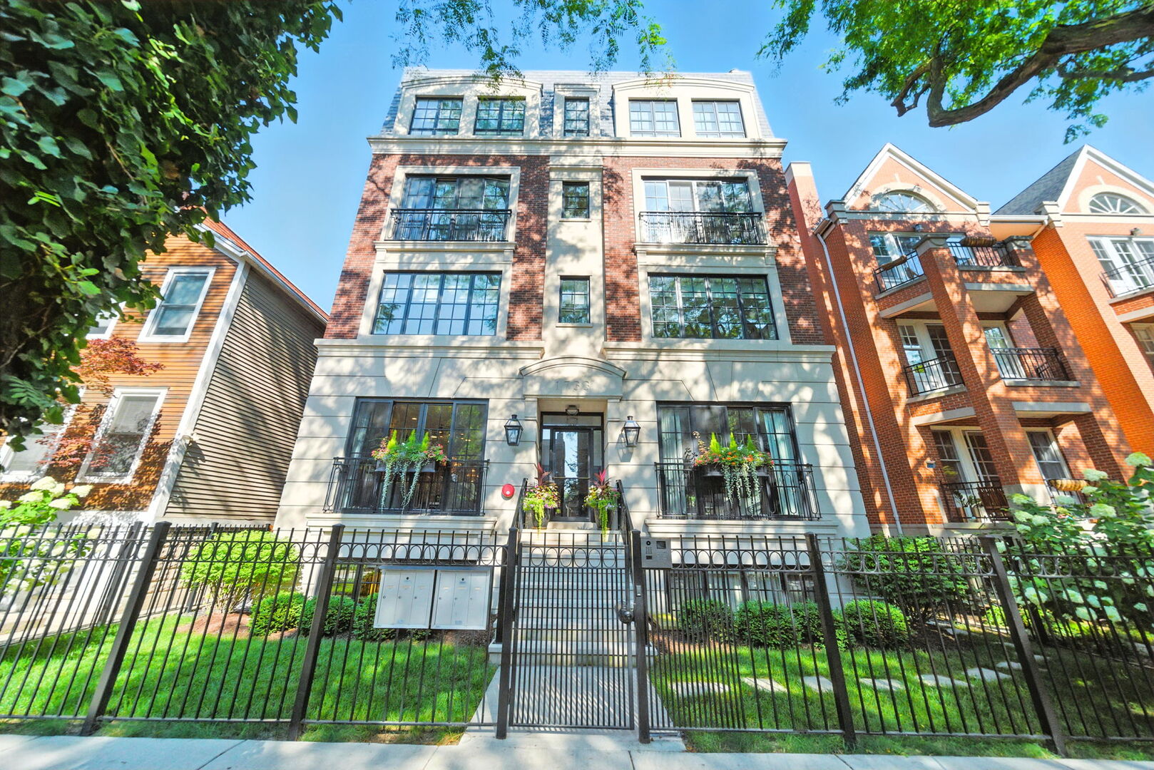 1733 N Mohawk Street #1N, Chicago, IL