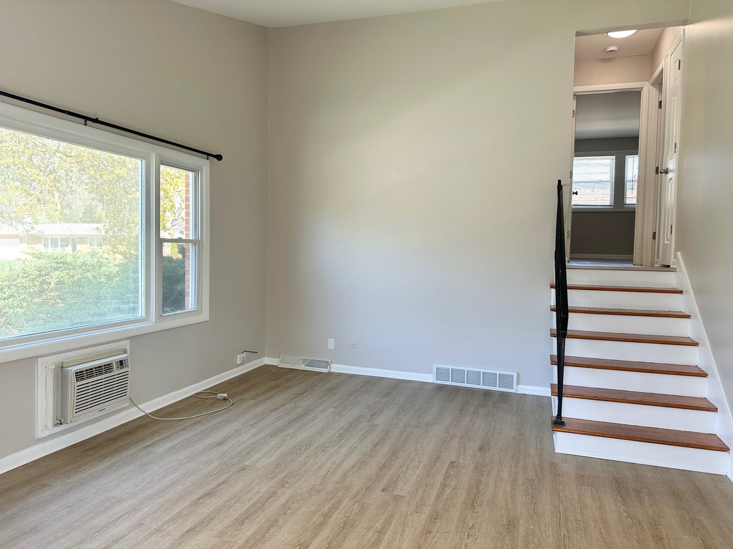 525 Ryan Lane #B, West Dundee, IL