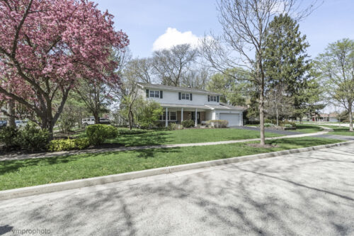 901 Crestfield Avenue, Libertyville, IL