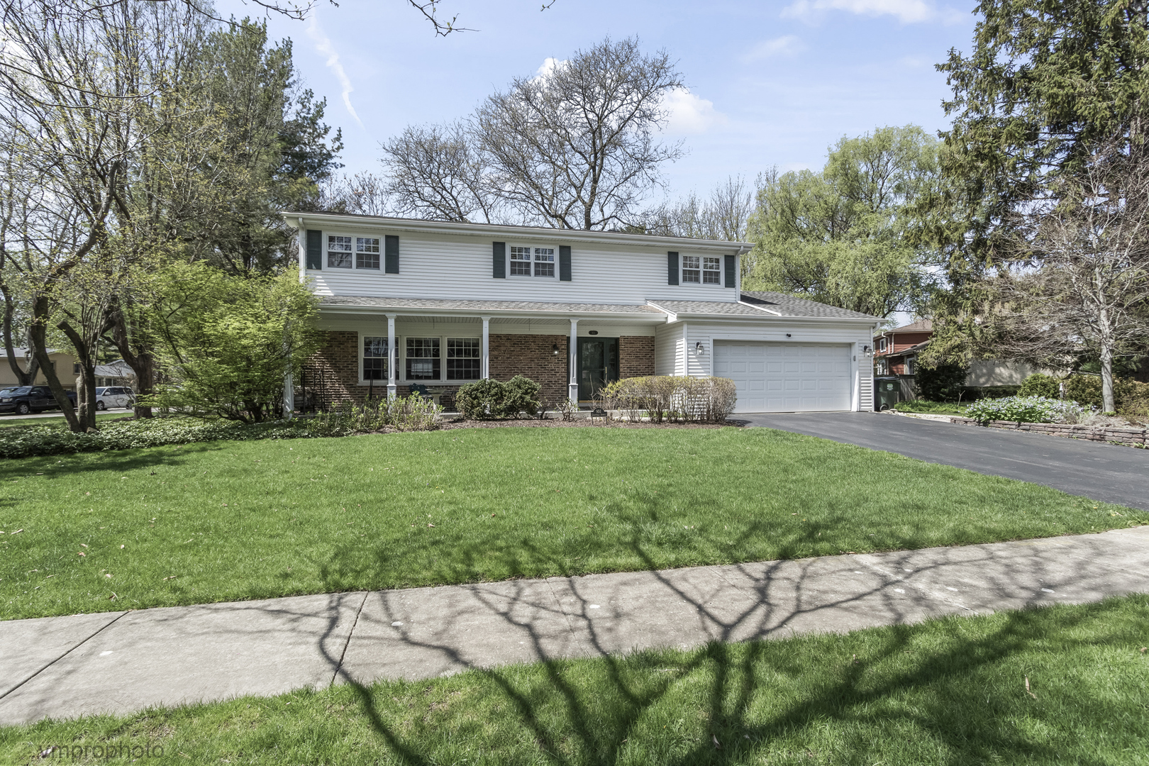 901 Crestfield Avenue, Libertyville, IL