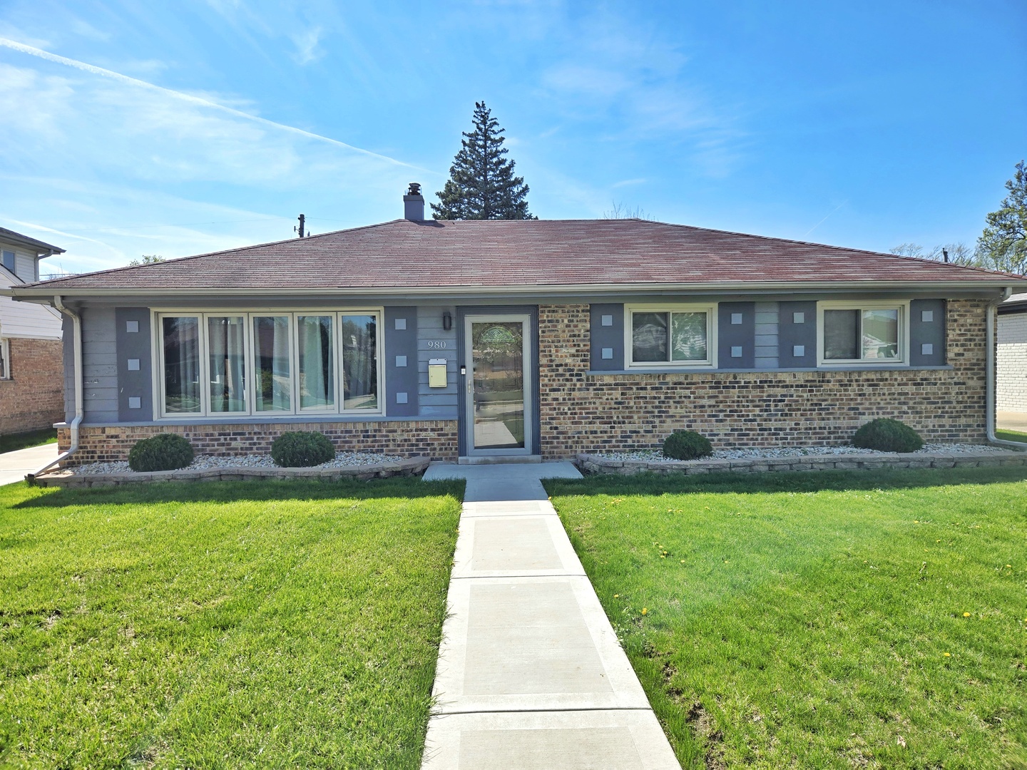 980 W Grant Drive, Des Plaines, IL