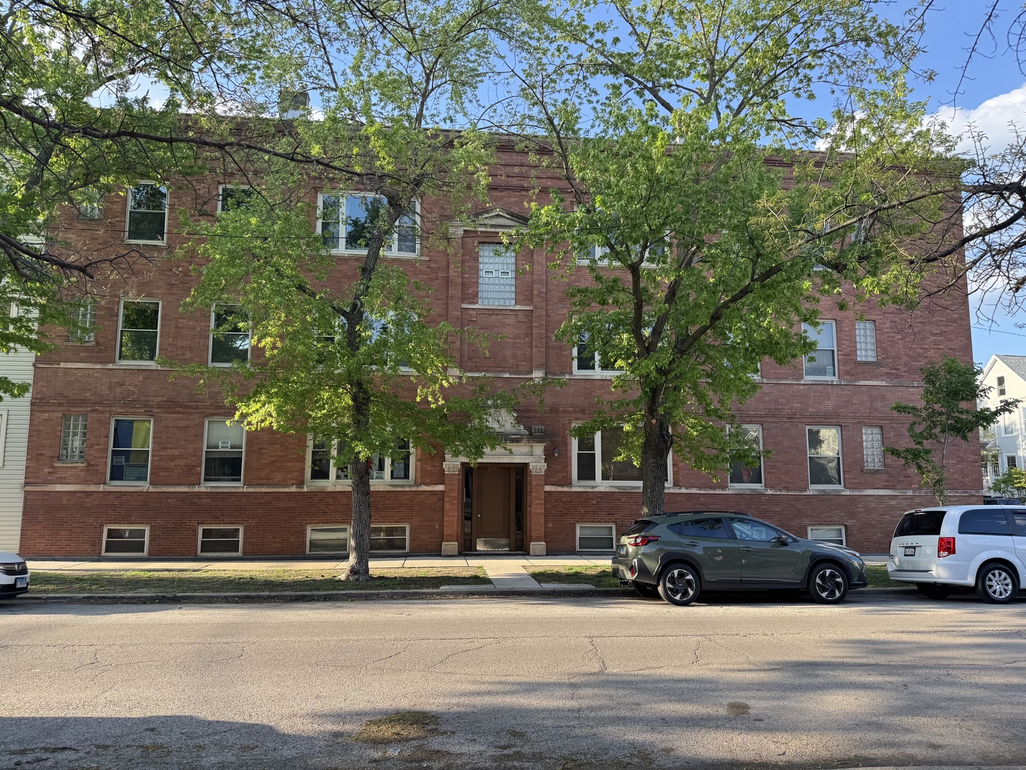 2206 W School Street #3W, Chicago, IL