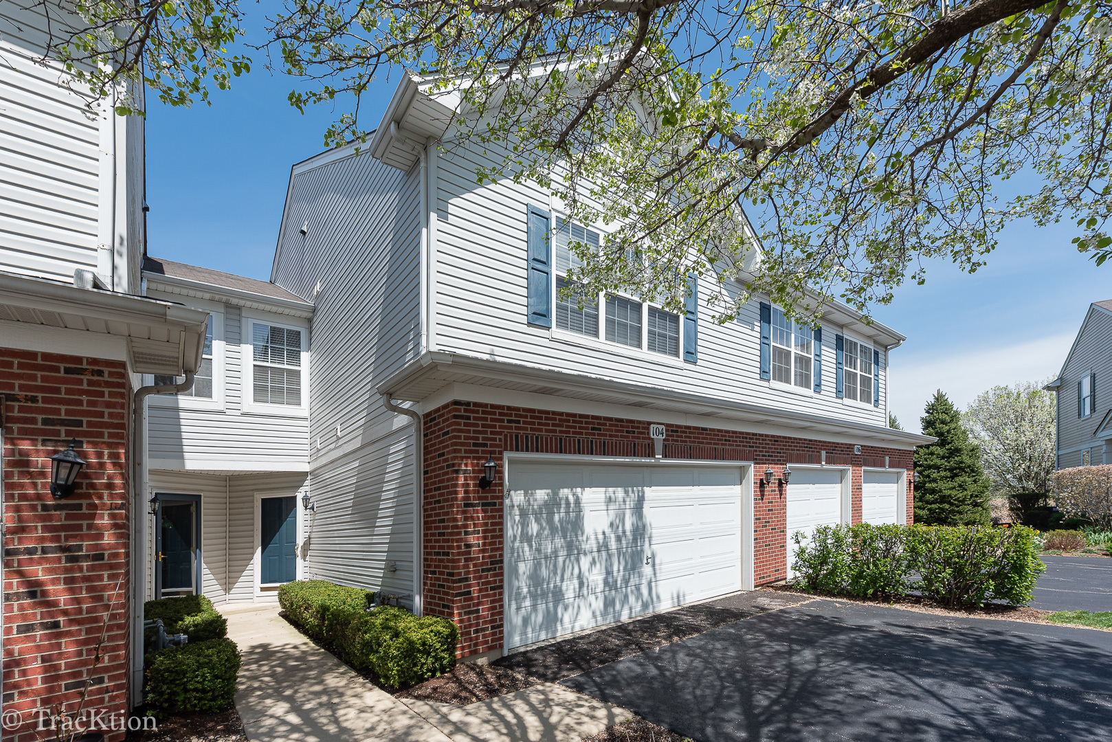 104 Concord Drive, Oswego, IL