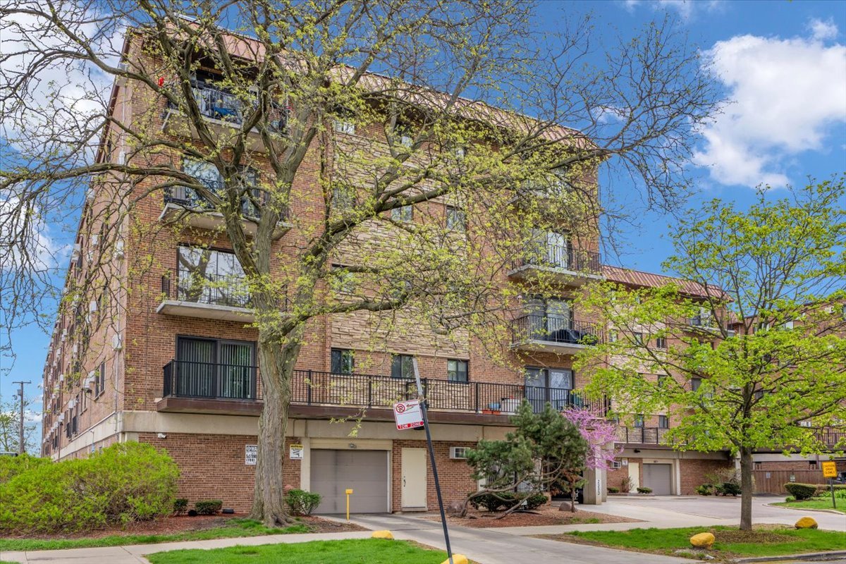 2333 N Neva Avenue #306C, Chicago, IL