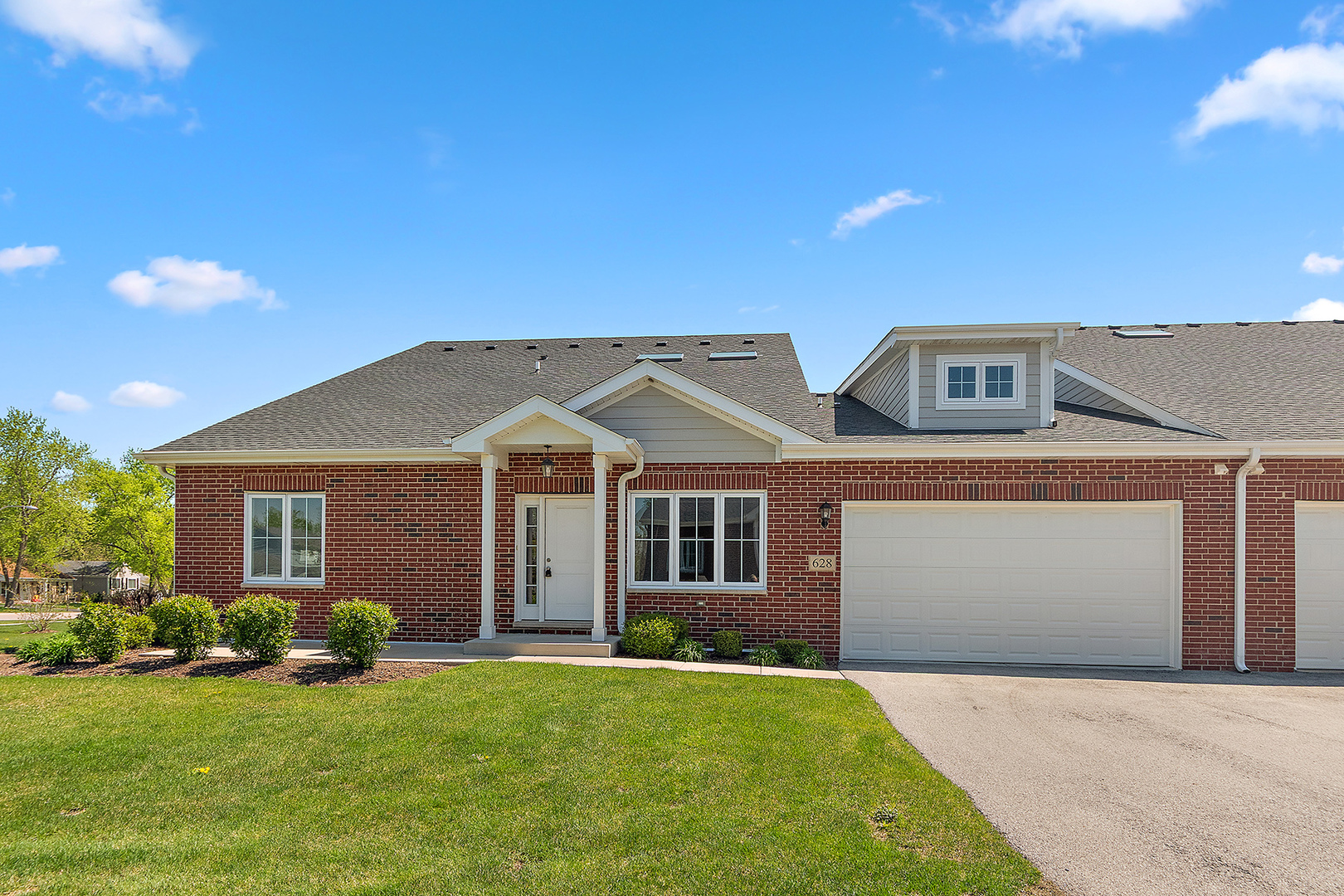 628 Prairie Crossing Drive, New Lenox, IL