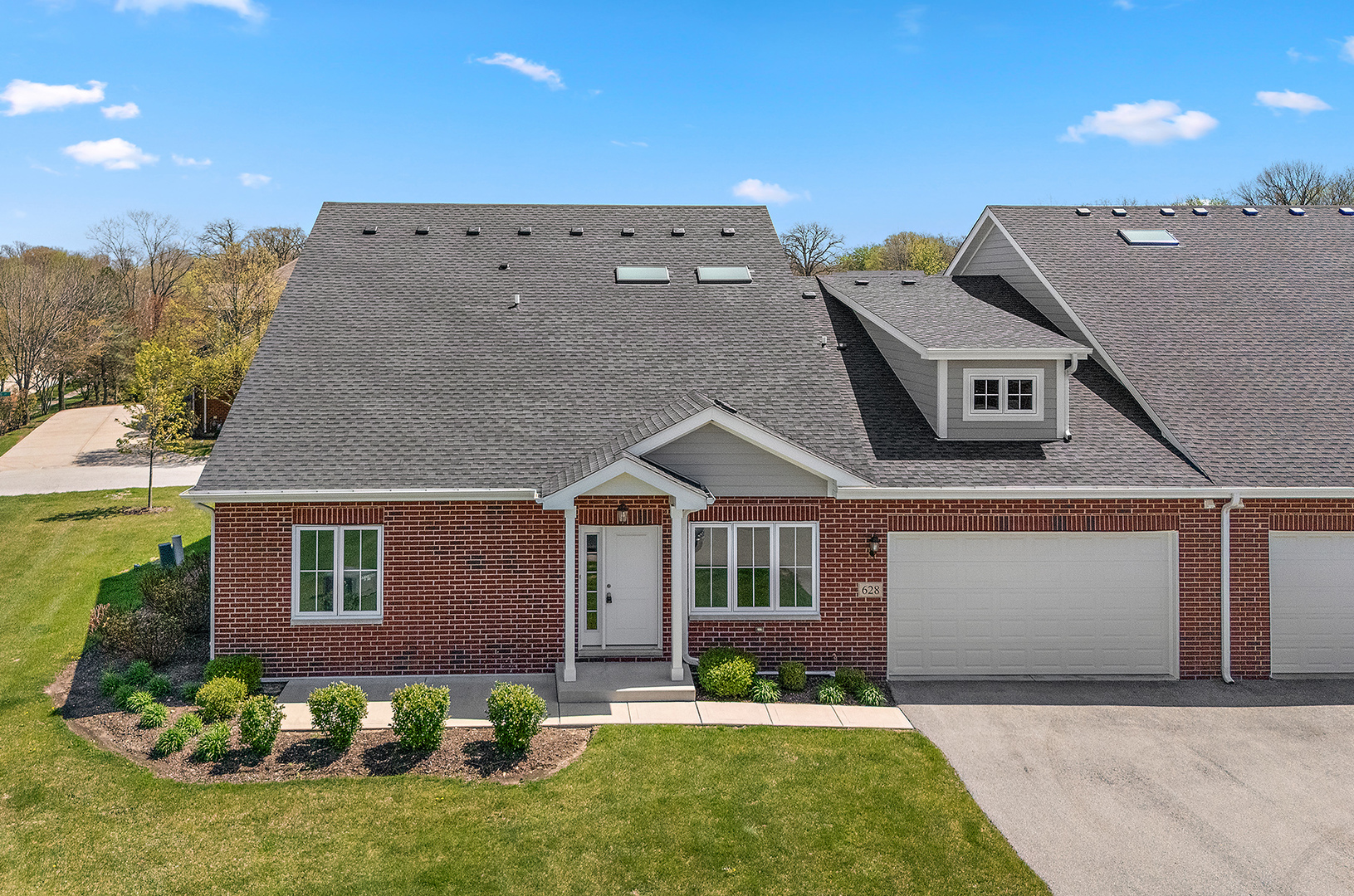 628 Prairie Crossing Drive, New Lenox, IL
