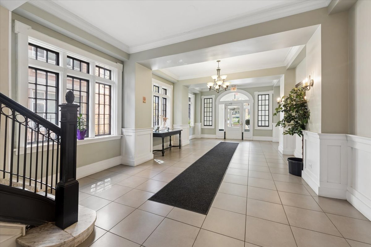 4144 N Sheridan Road #109, Chicago, IL
