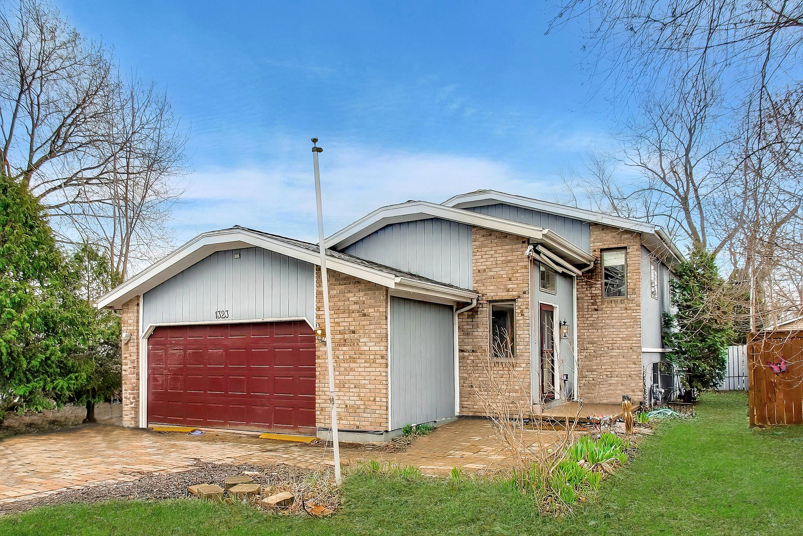 1323 Cottonwood Lane, Crystal Lake, IL