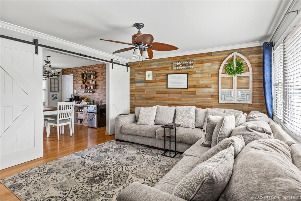 8836 W 93rd Place, Hickory Hills, IL