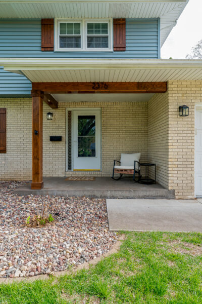 2376 Kingsway Drive, Bettendorf, IA