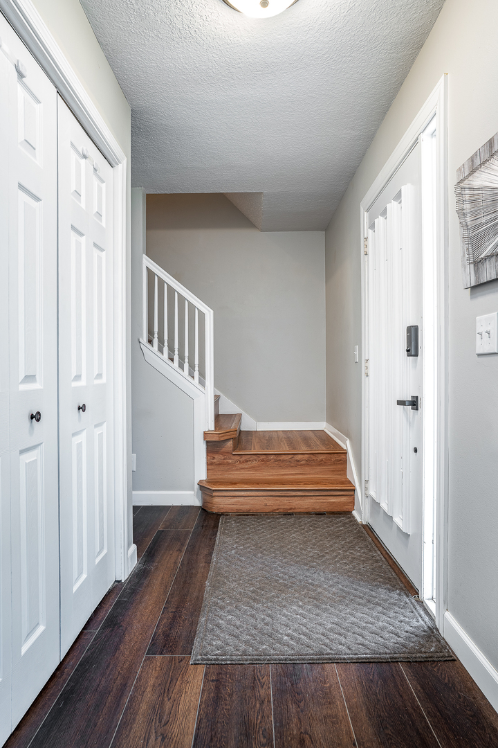 2376 Kingsway Drive, Bettendorf, IA