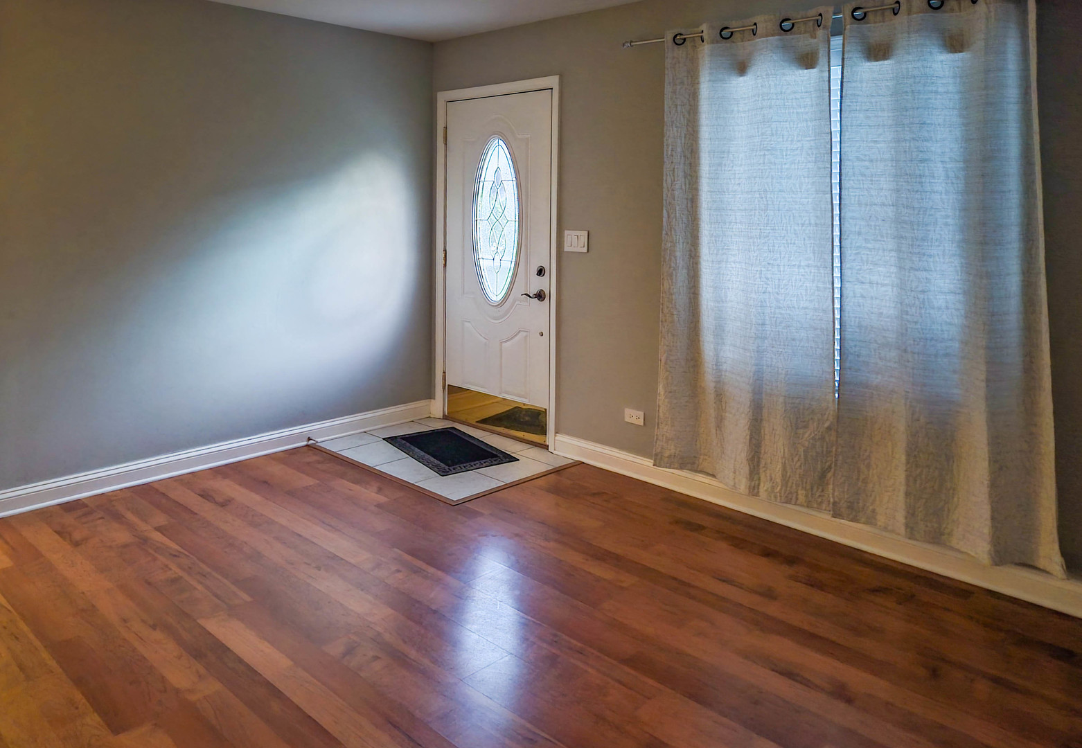 824 Minnesota Circle, Carol Stream, IL