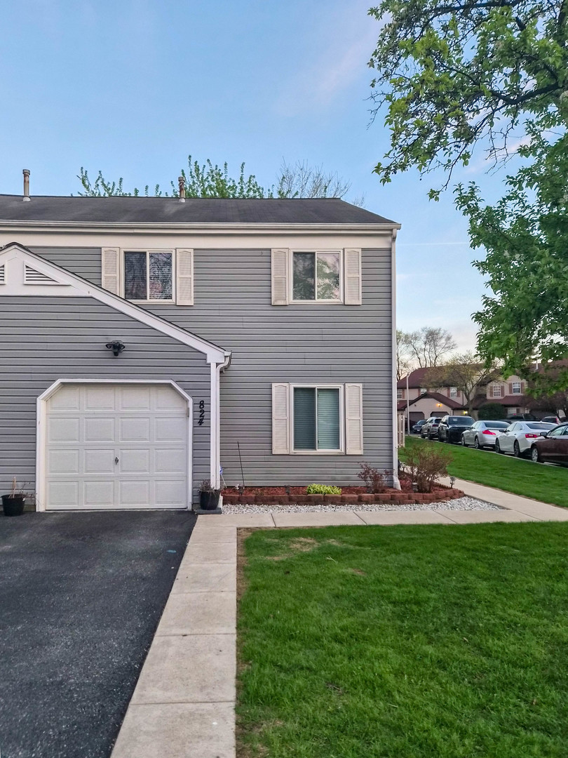 824 Minnesota Circle, Carol Stream, IL